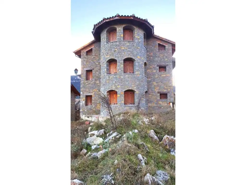 Exterior view of Houses for sale in Valle de Lierp