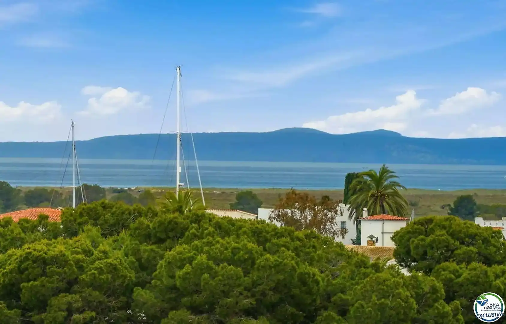 Exterior view of Apartments for sale in Roses  with Air Conditioner, Heating and Terrace