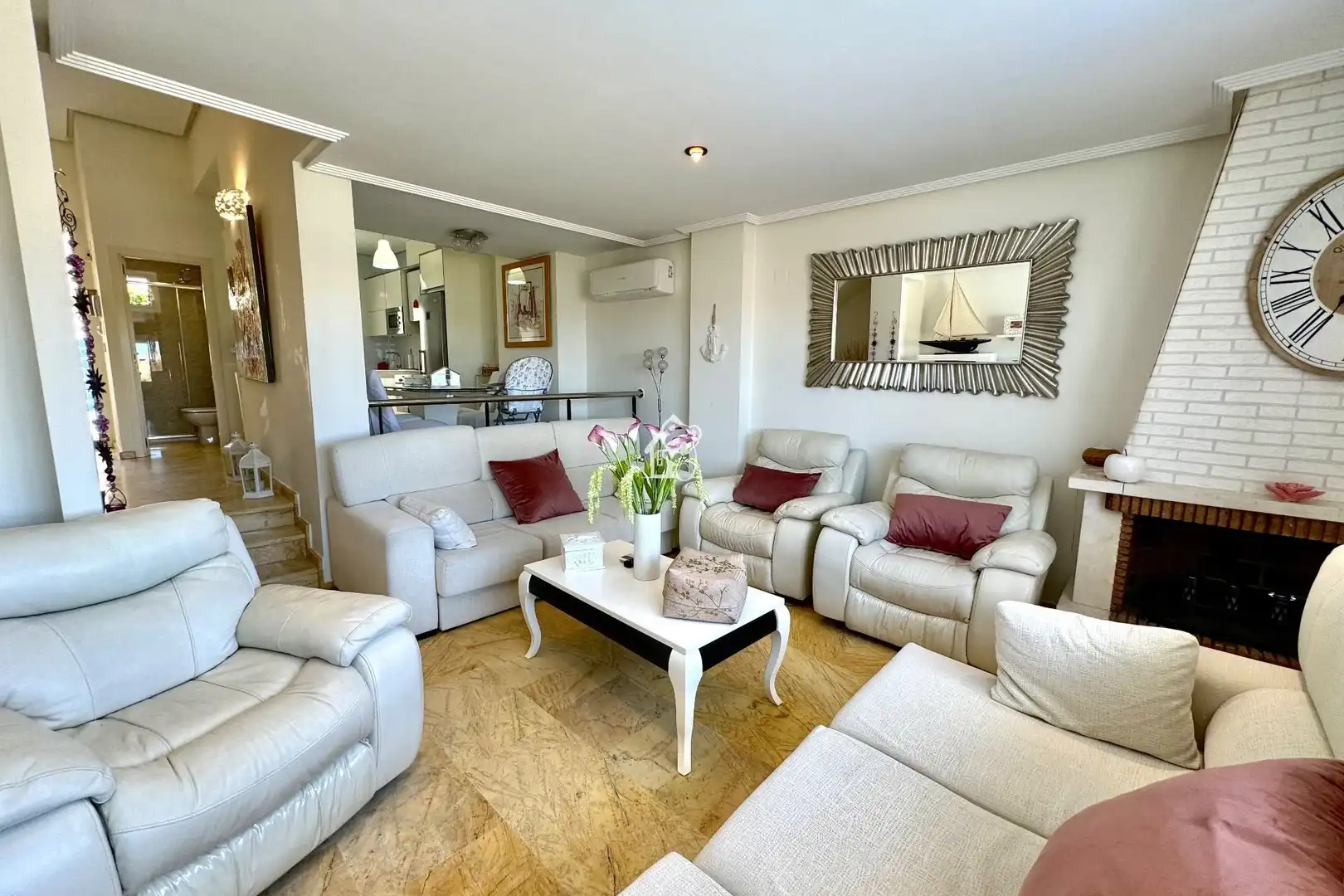 Sala de estar de Casa adosada de alquiler en Orihuela con Aire acondicionado, Terraza y Piscina