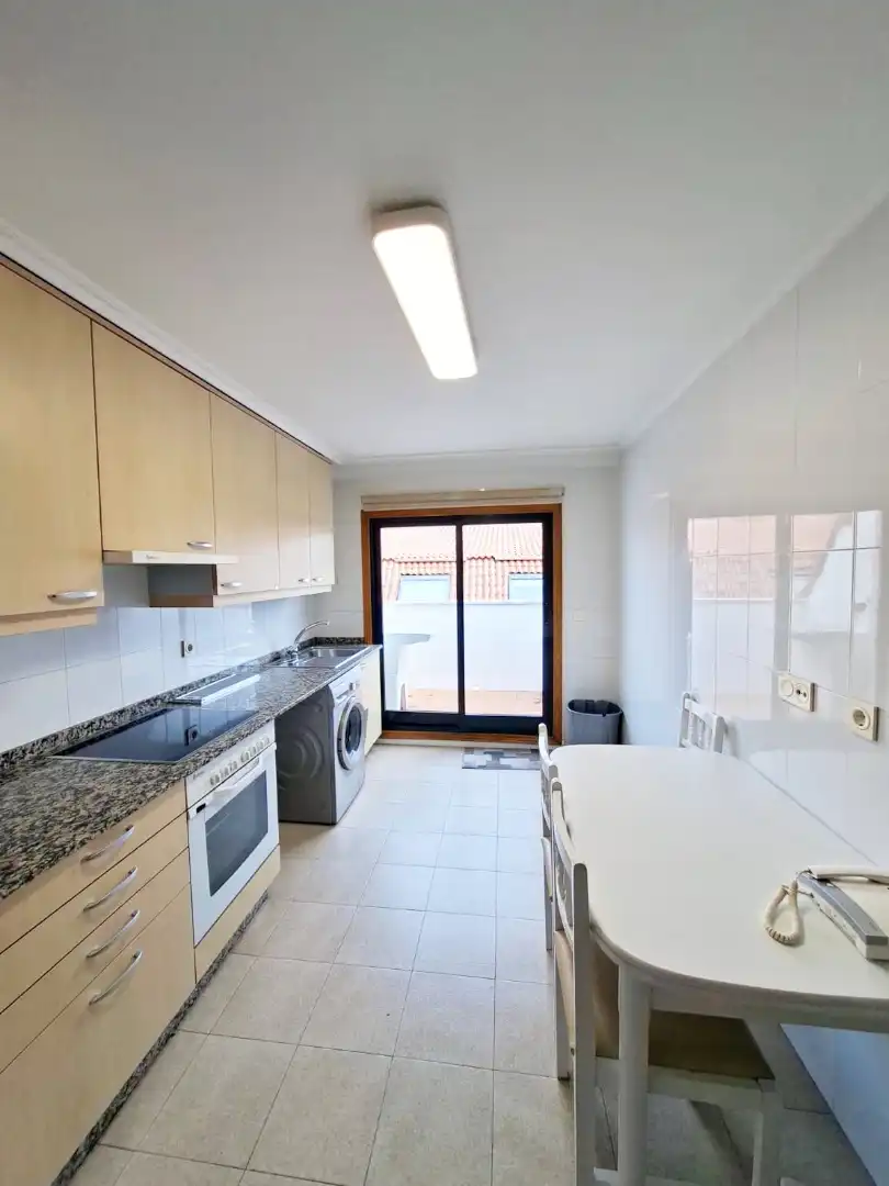 Cocina de Ático en venta en Ribeira con Calefacción, Terraza y Trastero
