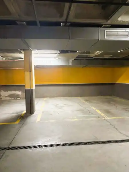 Parking of Flat for sale in Madrid  with Air Conditioner, Heating and Parquet flooring