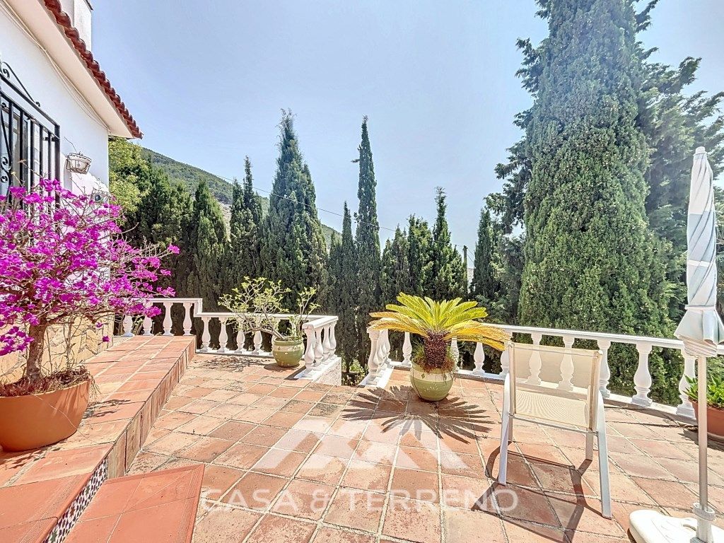 Terrassa de Casa o xalet en venda en Alcaucín amb Aire condicionat, Jardí privat i Terrassa