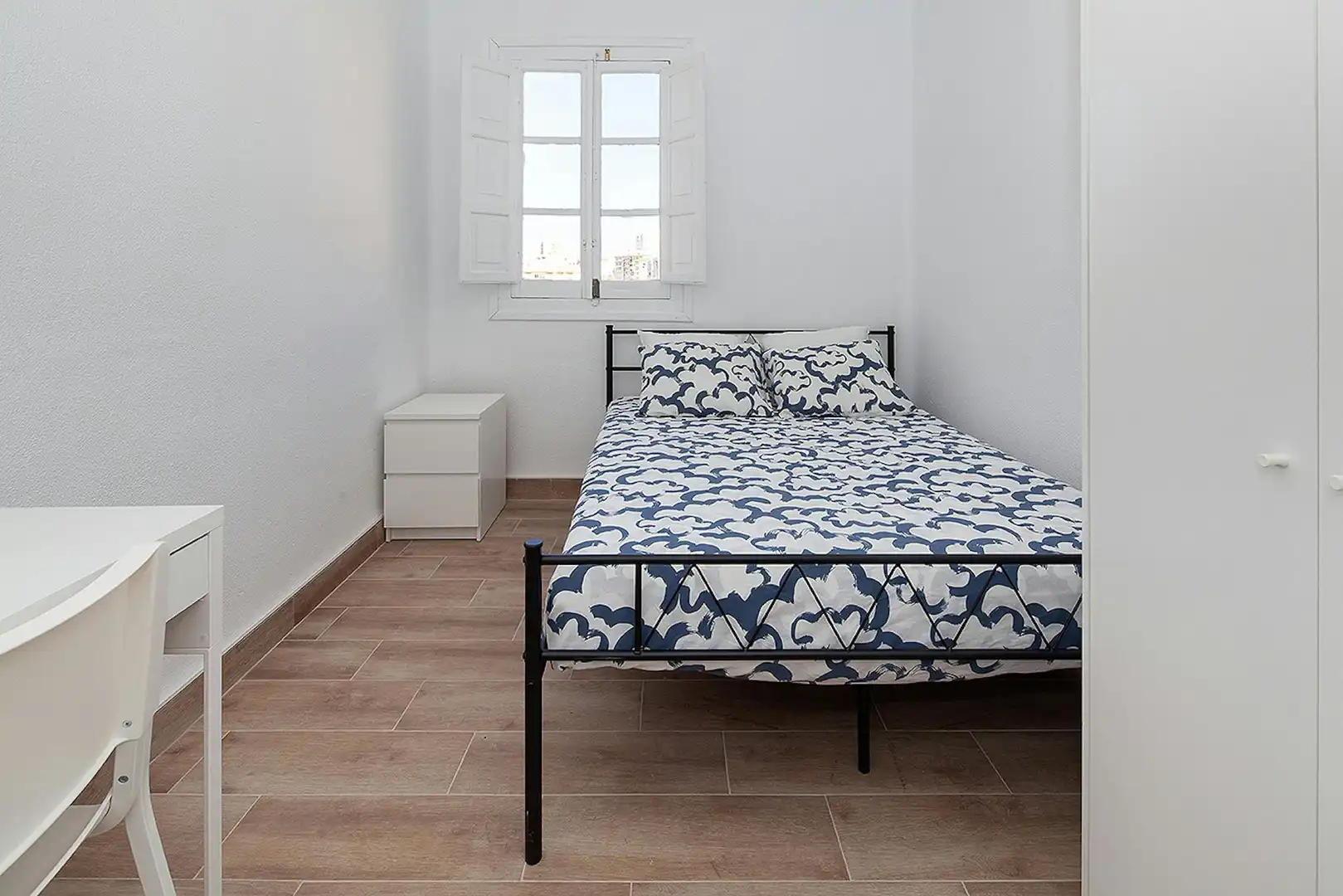 Habitación de Piso para compartir en  Sevilla Capital con Aire acondicionado, Amueblado y Lavadora