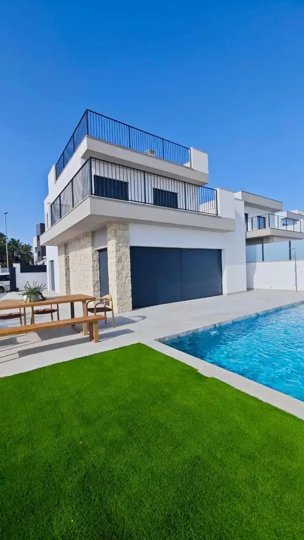 Chalet con piscina en venta en Calle de los Hernández, imagen 2