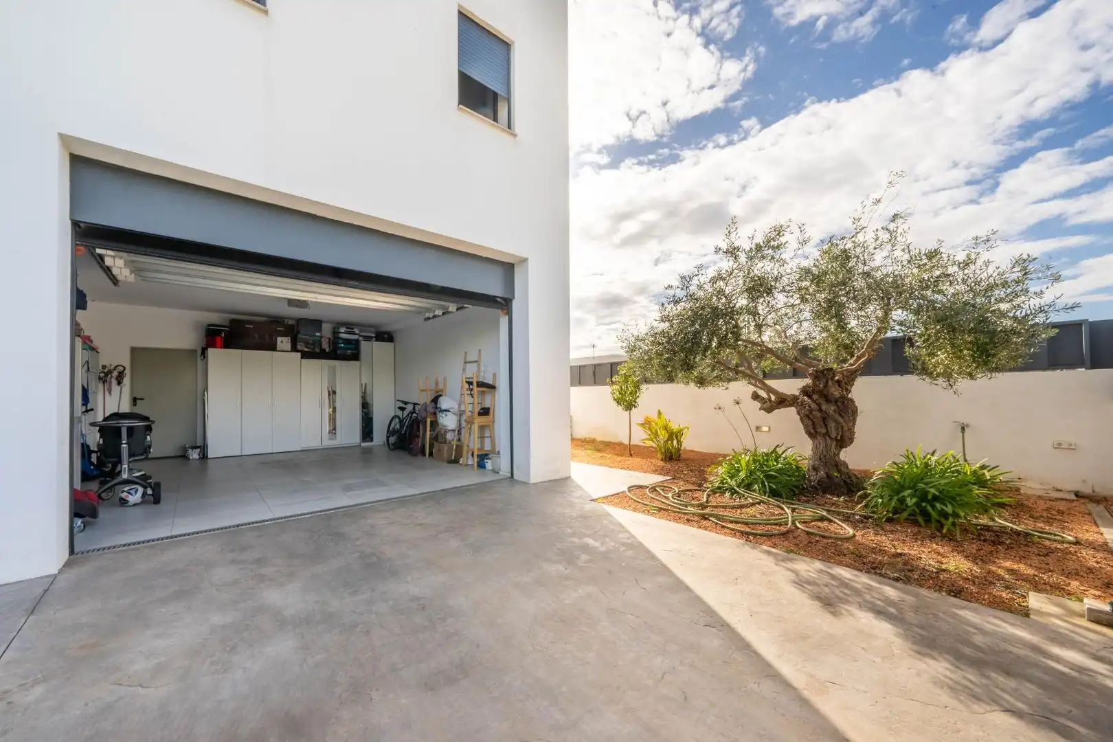 Vista exterior de Casa o xalet en venda en Marratxí amb Calefacció, Jardí privat i Terrassa