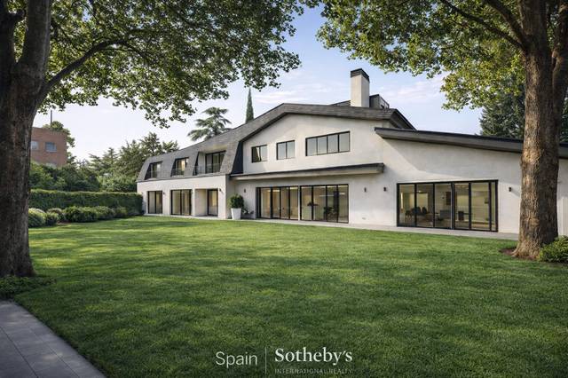 Casa-chalet en Venta en Avenida Ahones en Conde Orgaz - Piovera