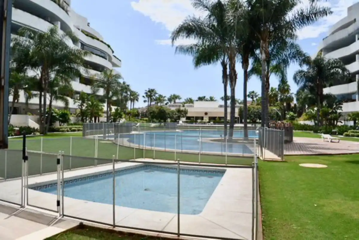 Ground floor for sale in Playa Bajadilla - Puertos