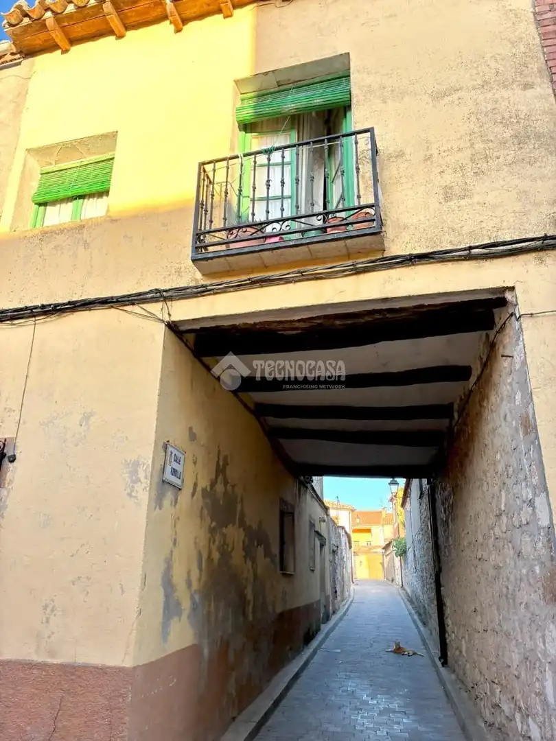 Vista exterior de Finca rústica en venda en Torija amb Calefacció i Balcó