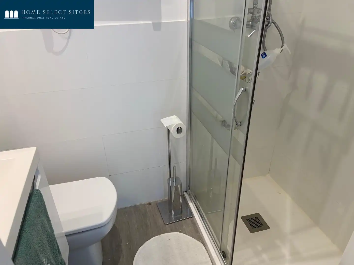 Bathroom of Apartments for rent in Sitges  with Air Conditioner, Heating and Private garden