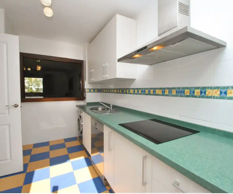 Piso con piscina en venta en Elviria - Cabopino, imagen 4