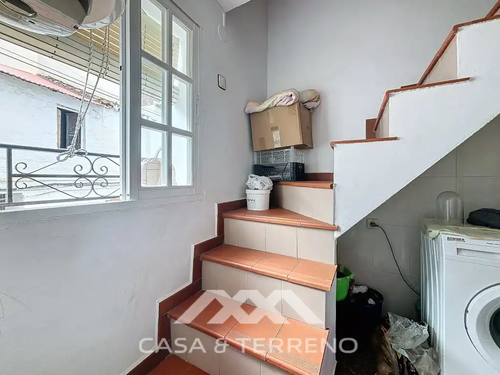Houses for sale in Sayalonga  with Furnished, Oven and Washing machine