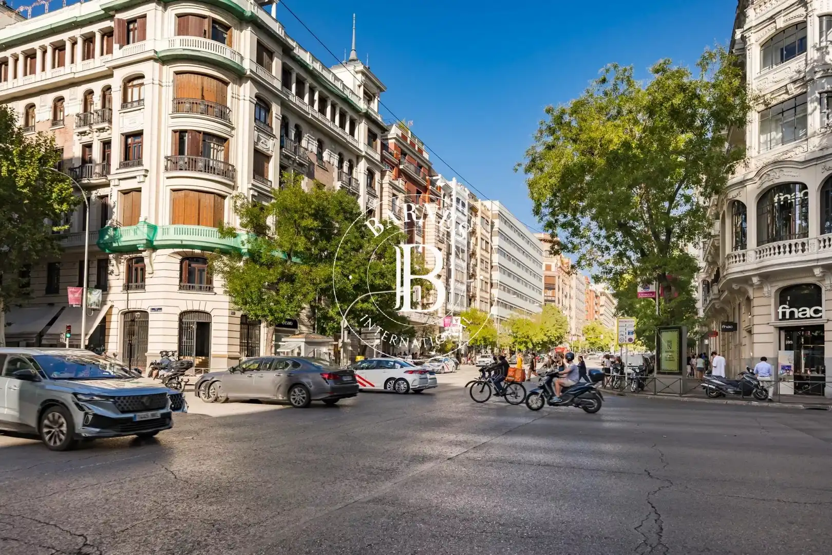 Außenansicht von Wohnung zur Miete in Madrid mit Klimaanlage, Heizung und Ofen