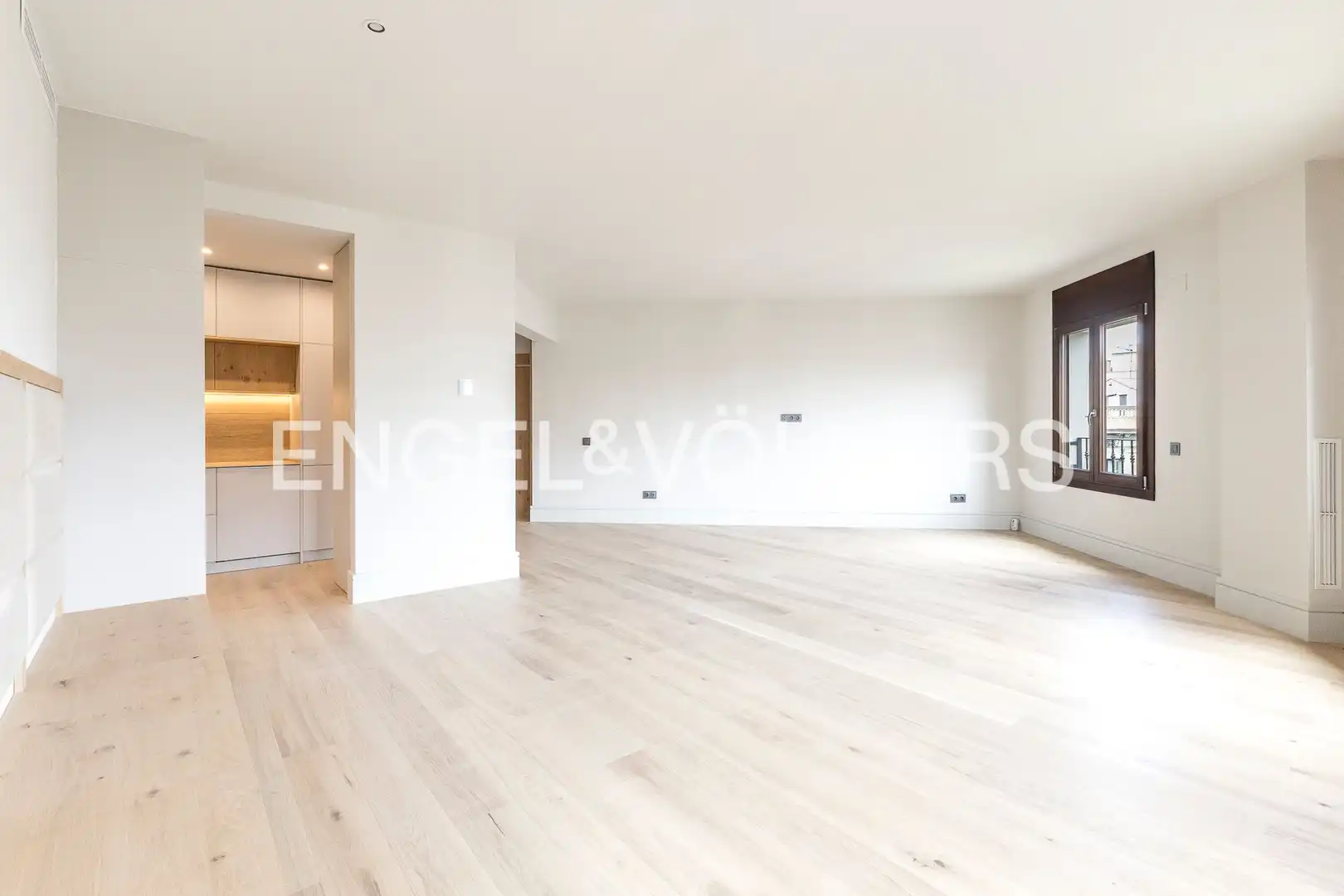 Sala d'estar de Pis en venda en Barcelona amb Aire condicionat, Calefacció i Parquet