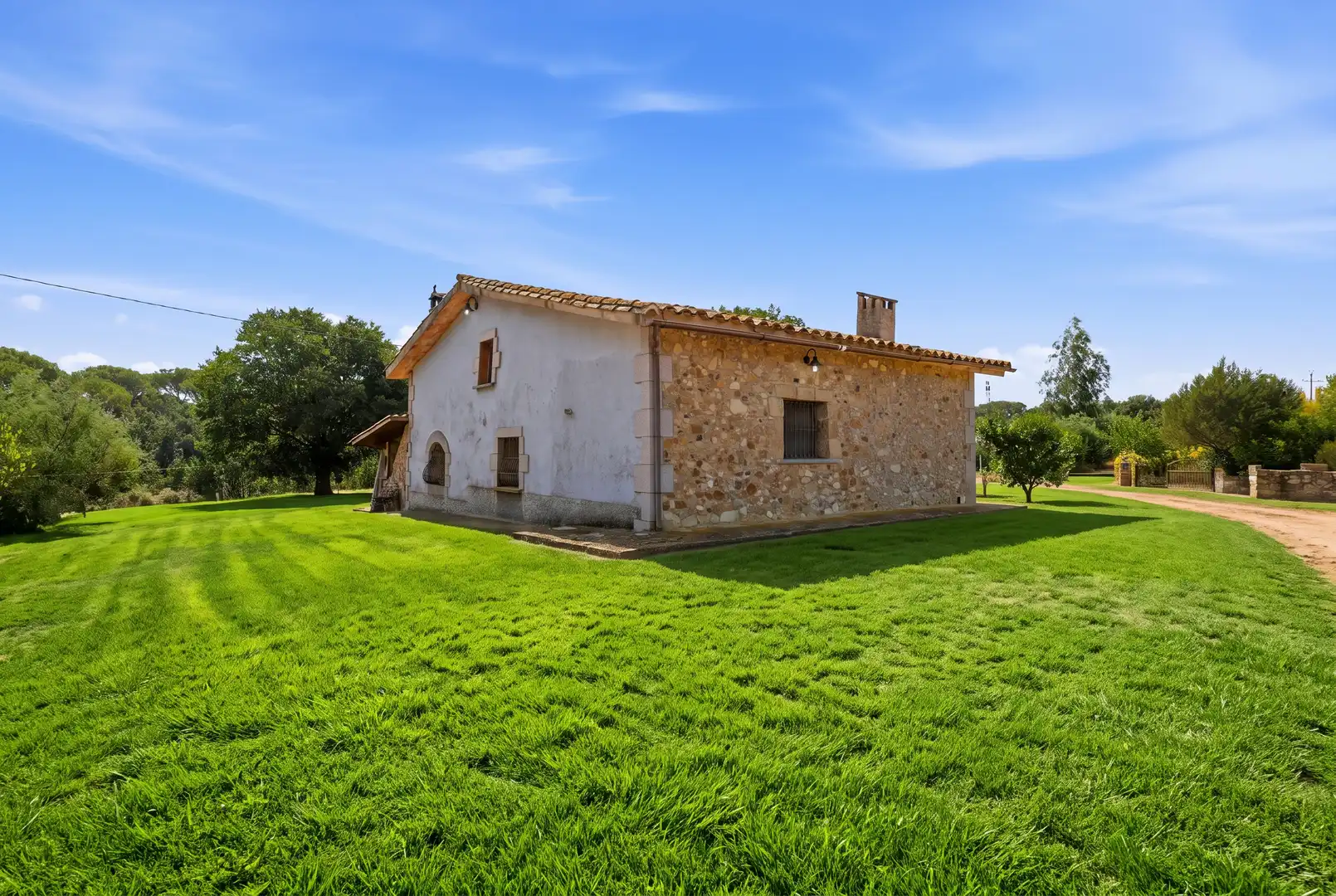 Vista exterior de Casa o xalet en venda en Caldes de Malavella amb Jardí privat