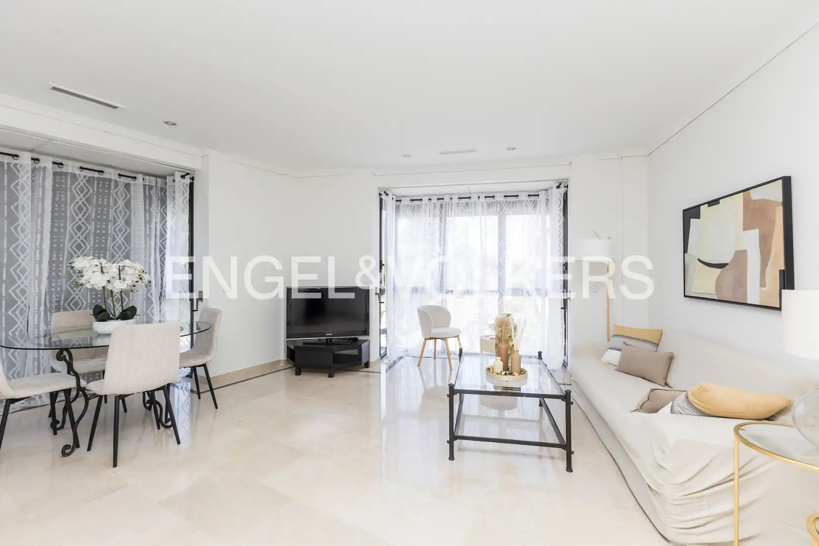 Vista exterior de Piso en venta en Madrid con Aire acondicionado, Calefacción y Piscina