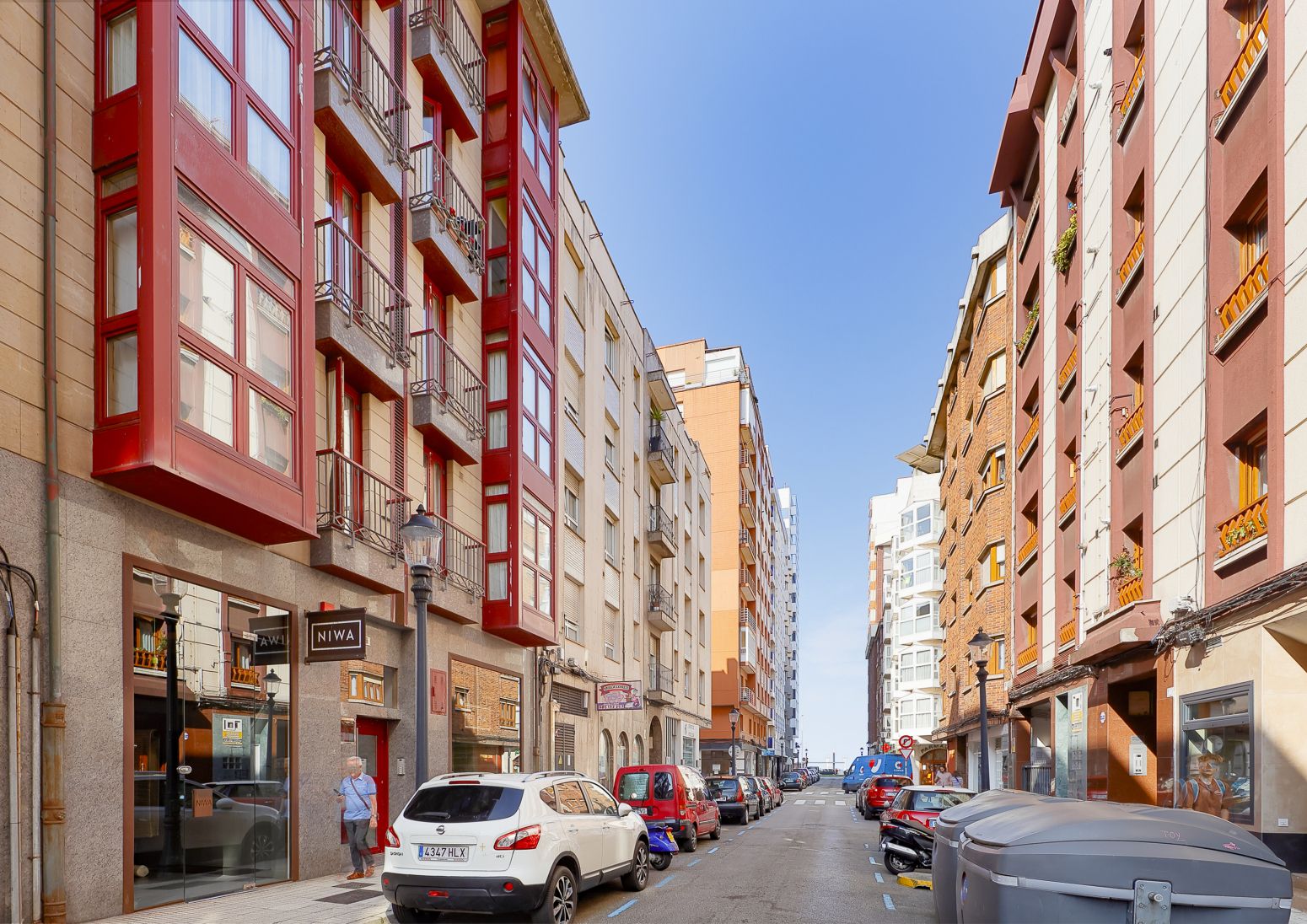 Vista exterior de Piso de alquiler en Gijón  con Calefacción y Balcón