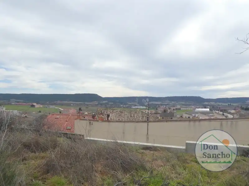 Houses for sale in Olivares de Duero