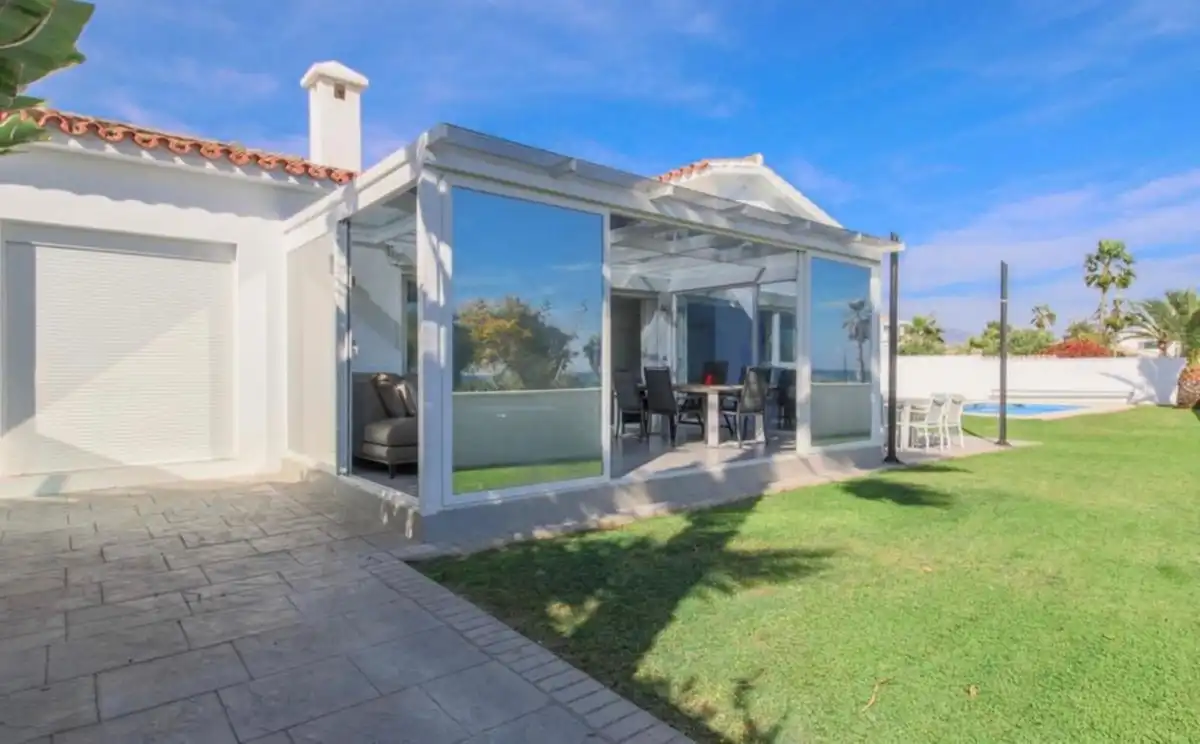 Terraza de Casa o chalet de alquiler en Estepona con Aire acondicionado, Piscina y Amueblado