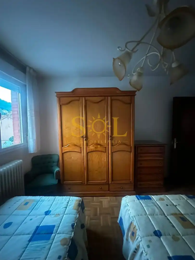 Habitación de Piso en venta en La Pola de Gordón  con Calefacción, Parquet y Amueblado