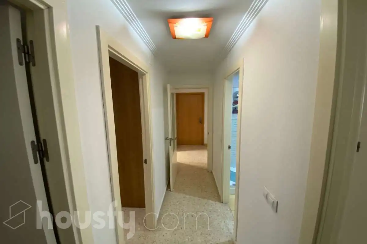 Wohnung zur Miete in Sevilla mit Klimaanlage, Terrasse und Balkon