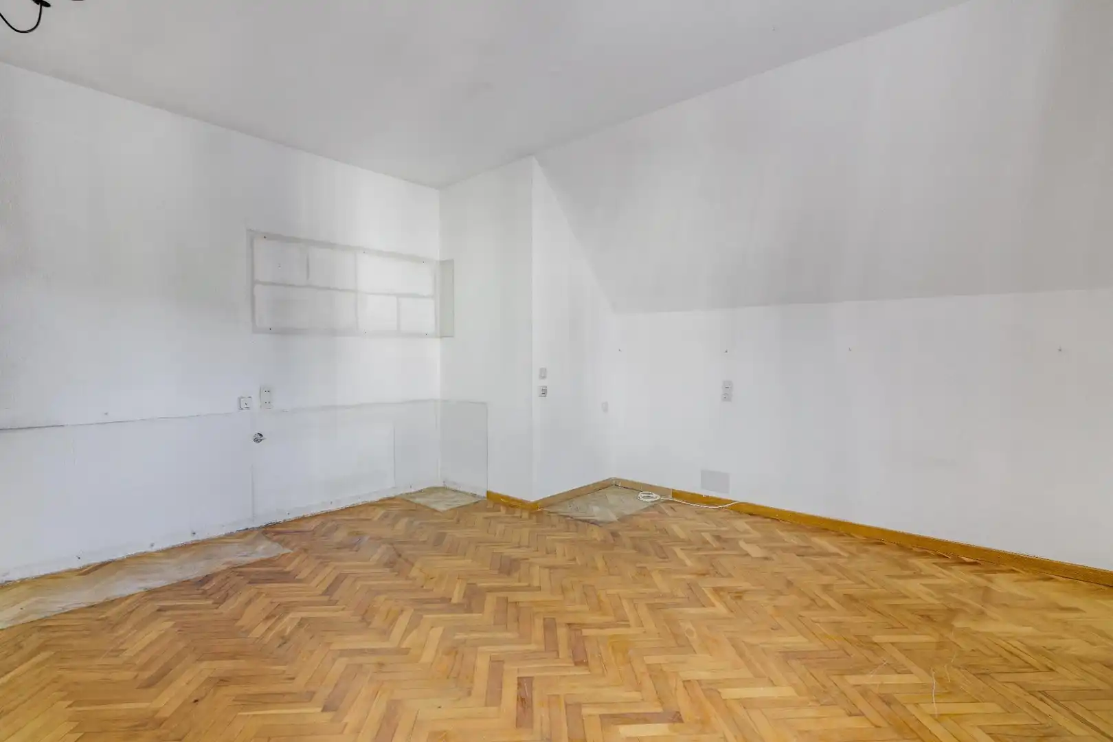 Maisonette zum Verkauf in Barcelona mit Klimaanlage, Parkett und Terrasse