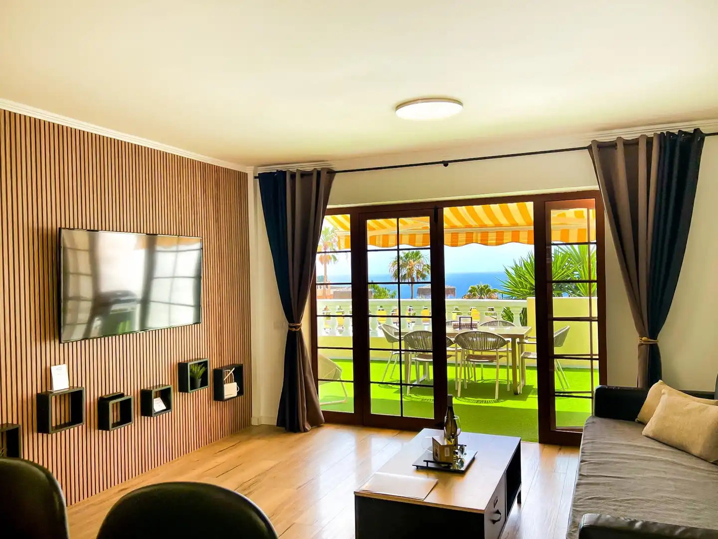 Sala de estar de Apartamento en venta en Adeje con Aire acondicionado, Terraza y Amueblado