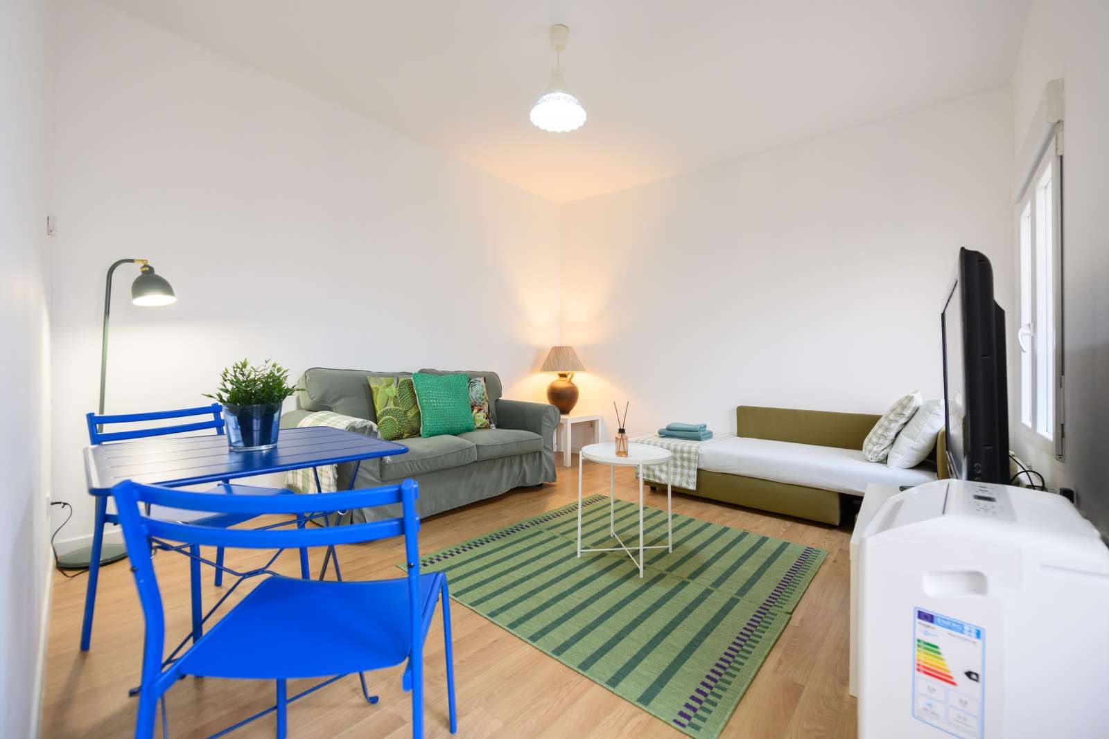 Living room of Apartment to share in  Madrid Capital  with Air Conditioner, Heating and Terrace