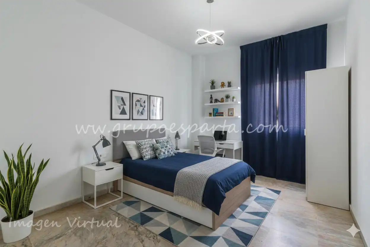 Bedroom of Flat for sale in Sevilla  with Air Conditioner and Balcony