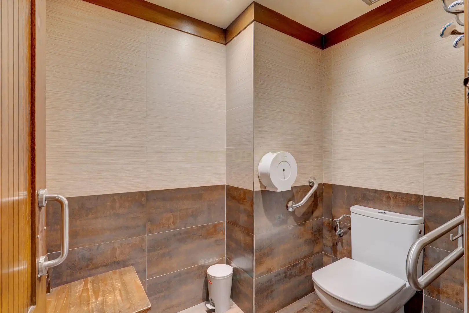 Bathroom of Commercial properties for sale in Lekunberri