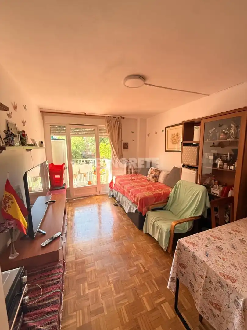 Pis amb terrassa en venda a Usera