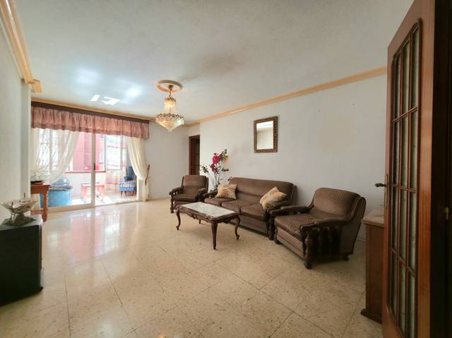 Piso en Venta en Calle de la Primavera, 22 en Carolinas Altas