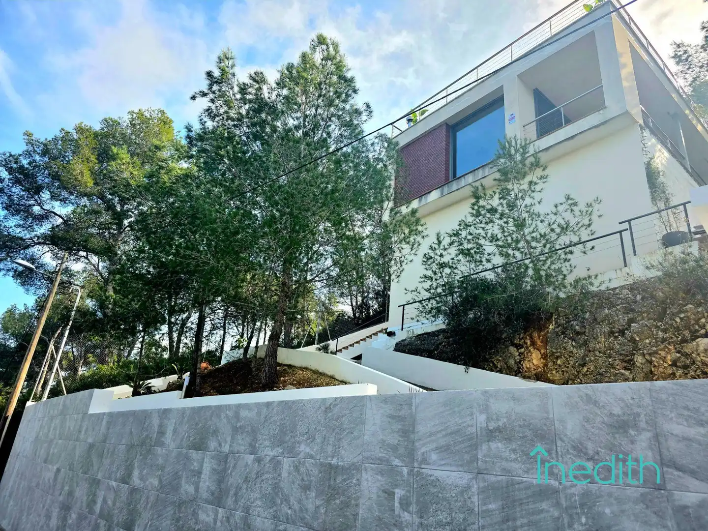 Vista exterior de Casa o xalet en venda en Cubelles amb Calefacció, Jardí privat i Terrassa