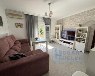 Sala d'estar de Pis en venda en  Huelva Capital amb Aire condicionat, Moblat i Balcó