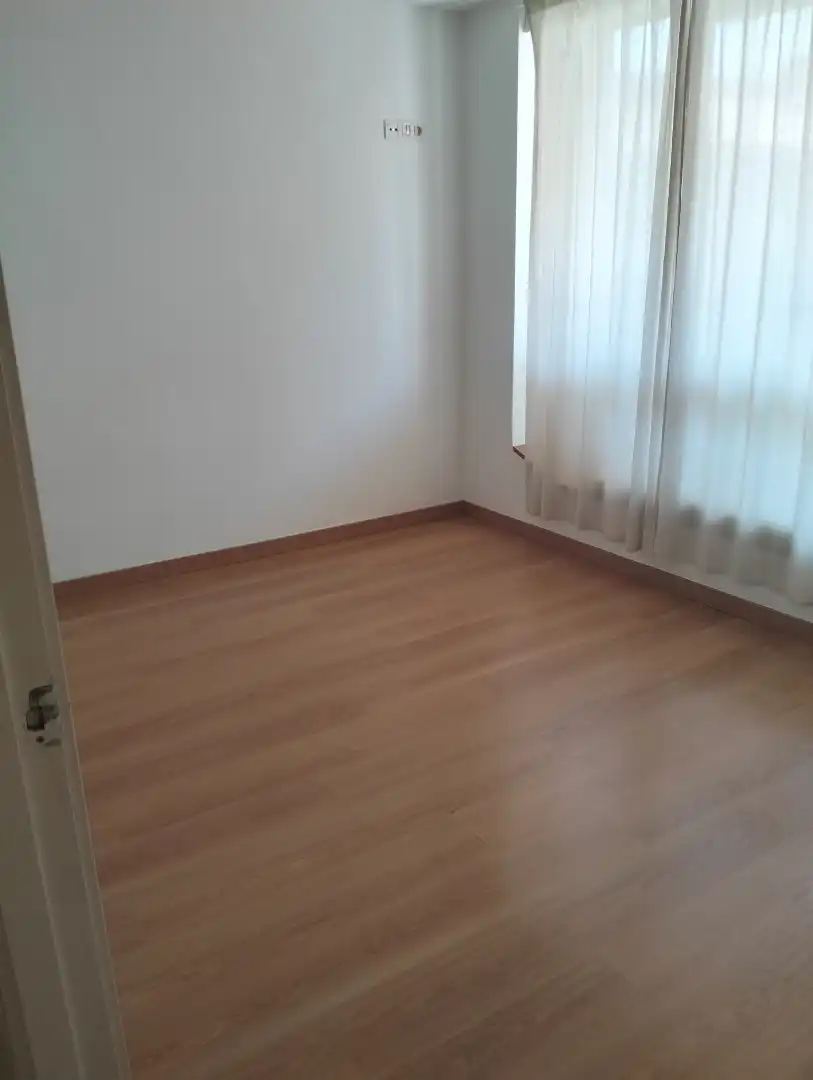 Schlafzimmer von Wohnung zur Miete in Badalona mit Klimaanlage, Parkett und Ofen