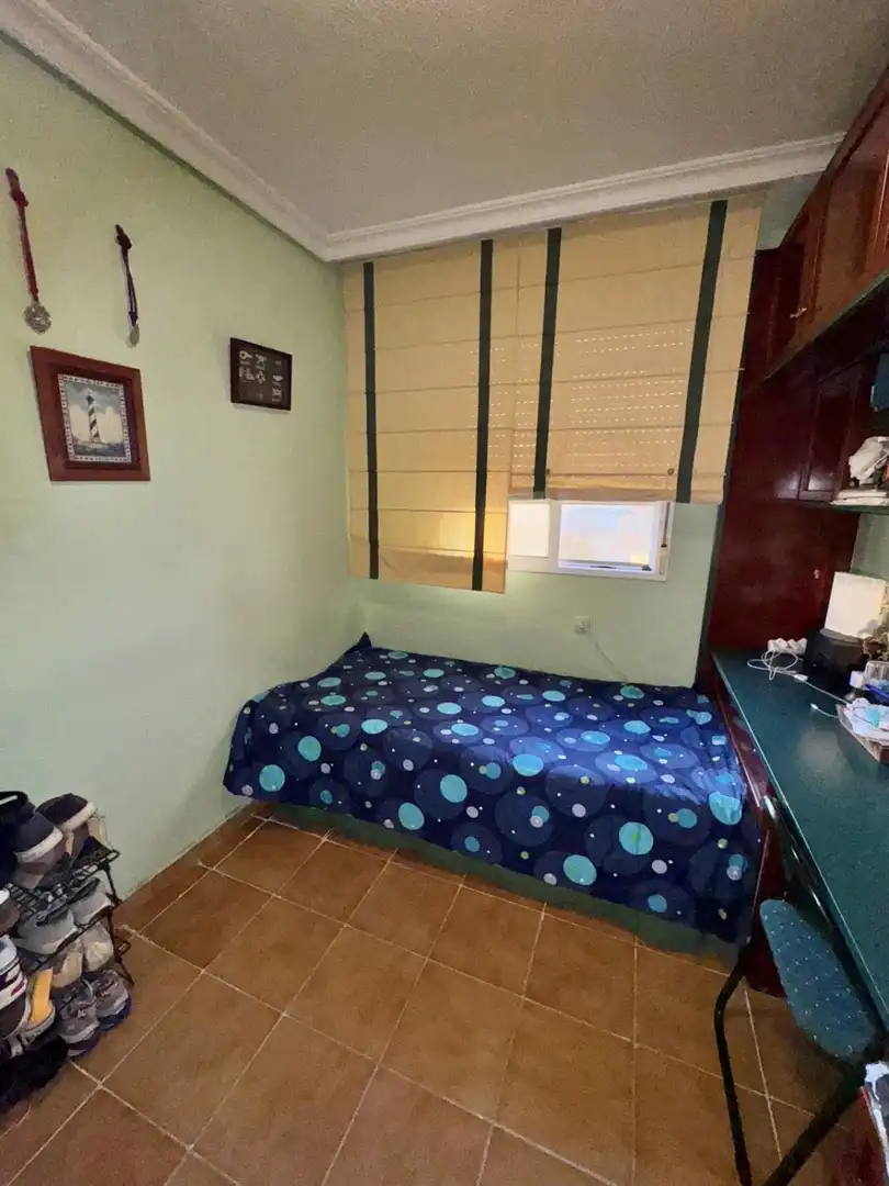 Bedroom of Flat for sale in Sevilla  with Air Conditioner and Terrace