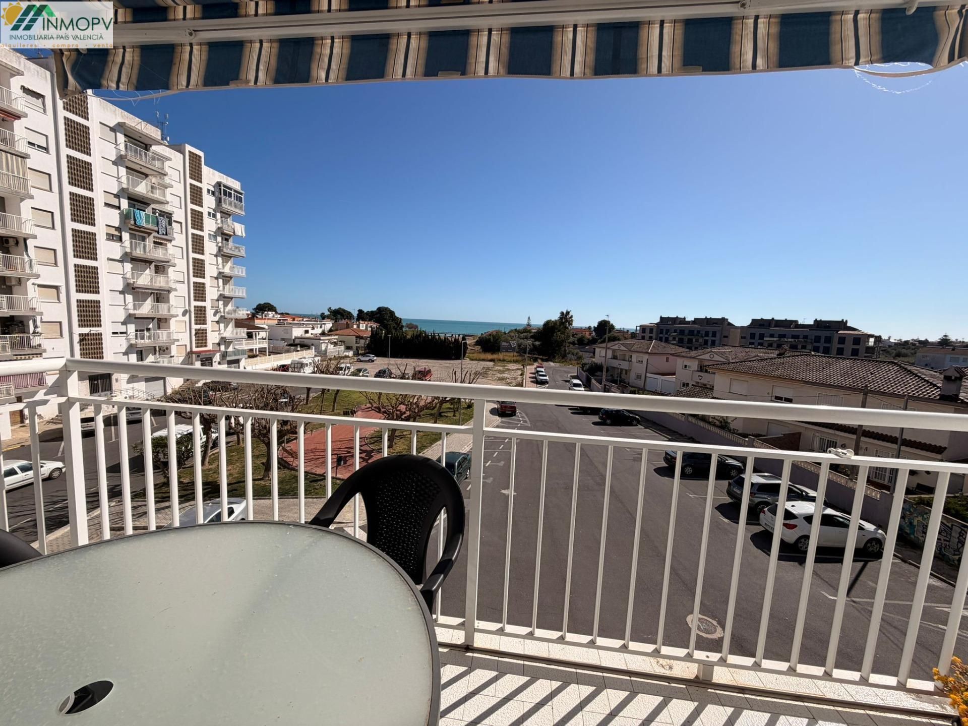 Terrasse von Wohnung zum Verkauf in Vinaròs mit Klimaanlage, Terrasse und Möbliert