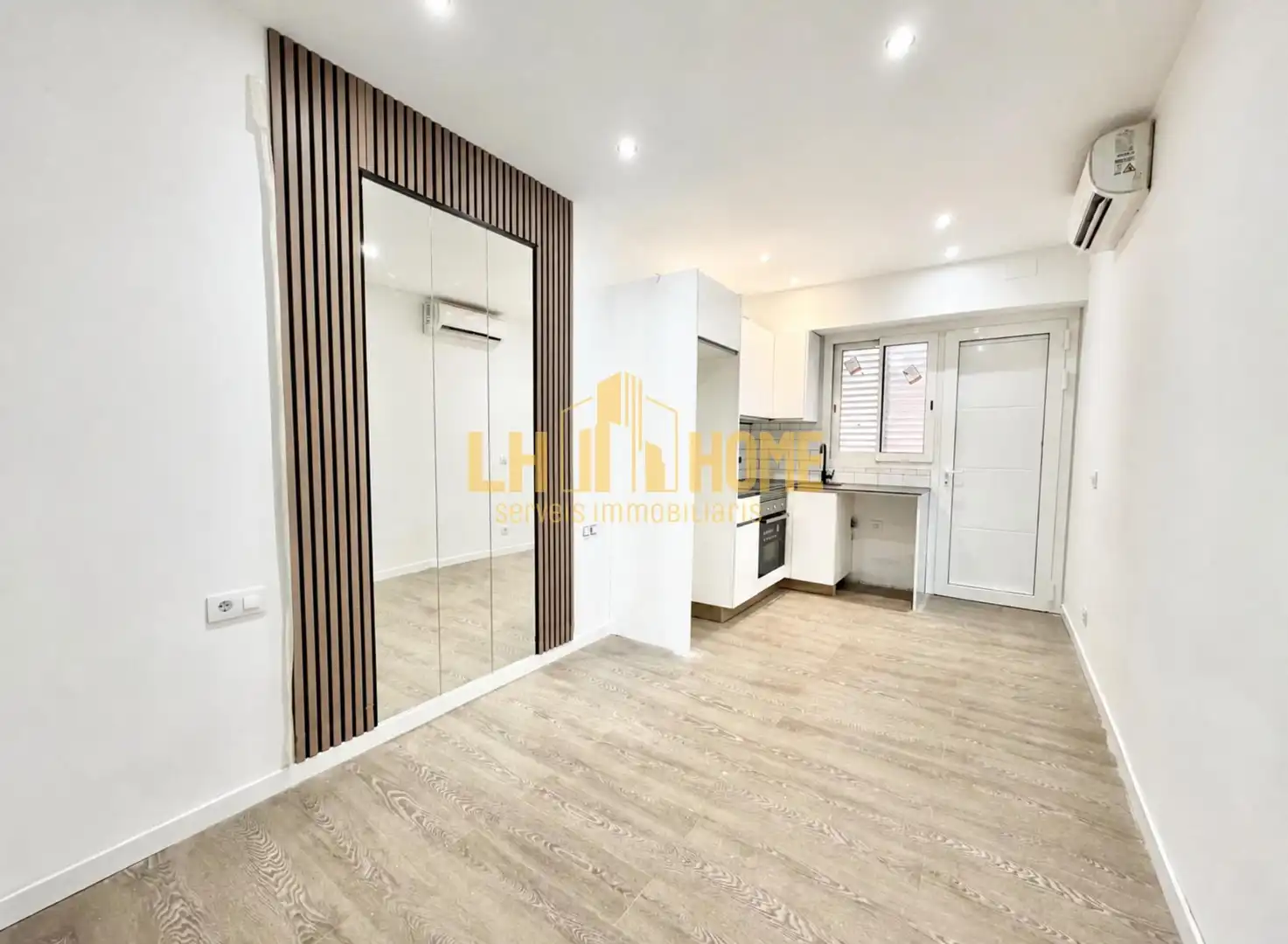 Habitación de Loft en venta en Barcelona con Aire acondicionado y Parquet