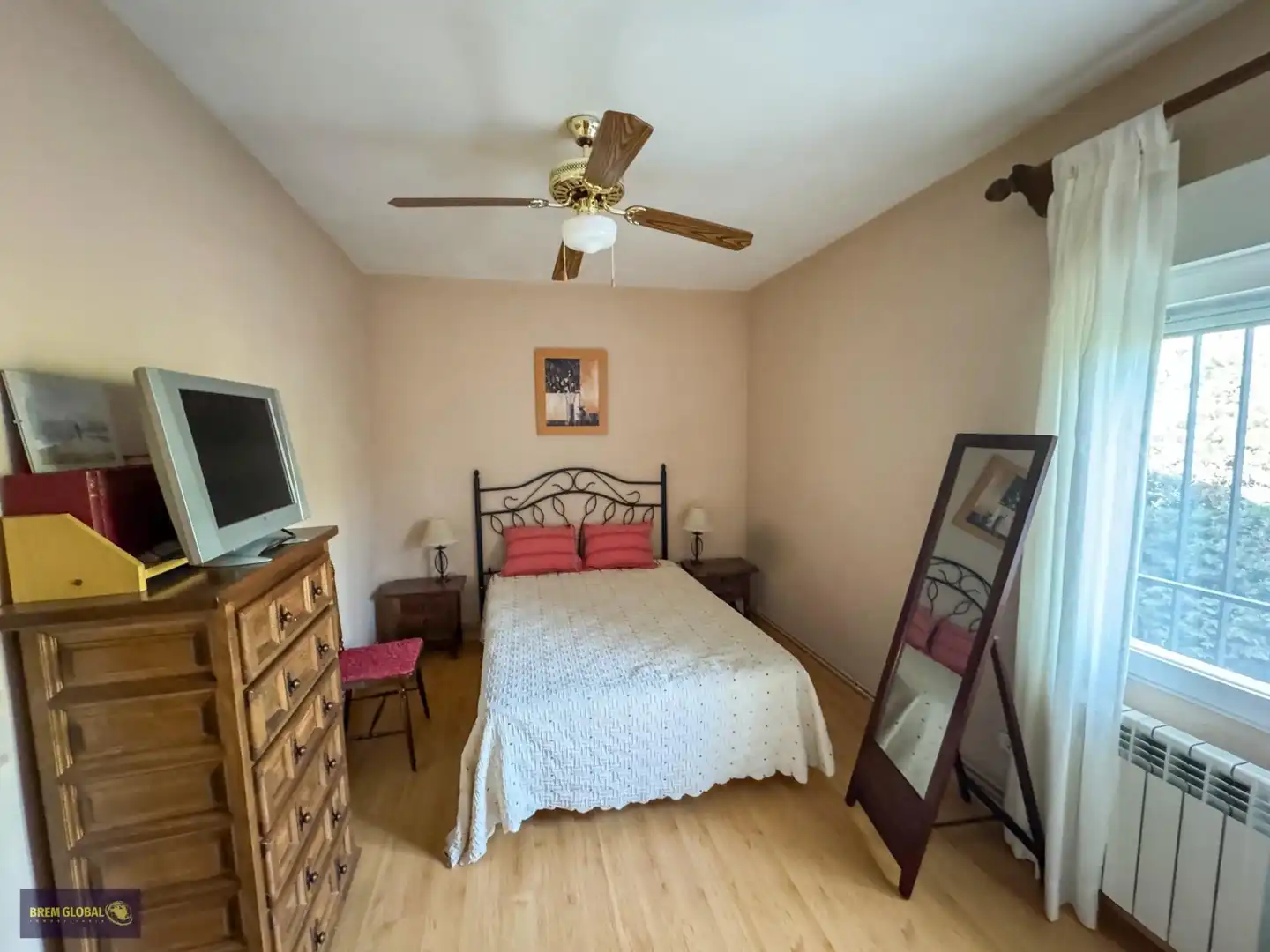 Dormitori de Casa o xalet en venda en La Cabrera amb Jardí privat, Terrassa i Traster