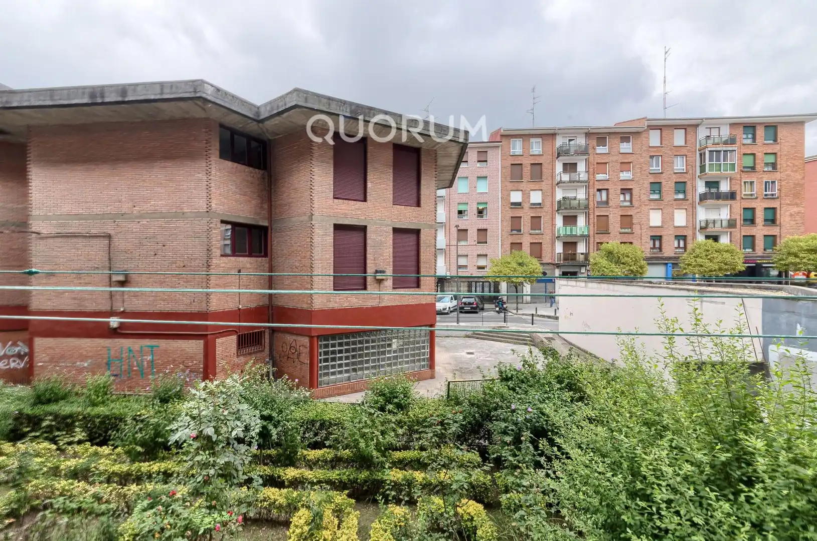 Vista exterior de Piso en venta en Basauri  con Calefacción, Trastero y Amueblado