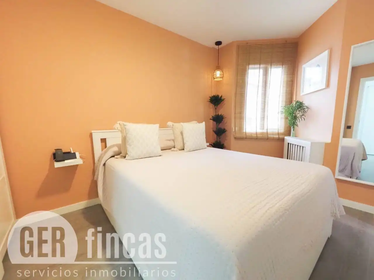 Bedroom of Flat for sale in Rubí  with Air Conditioner, Heating and Parquet flooring