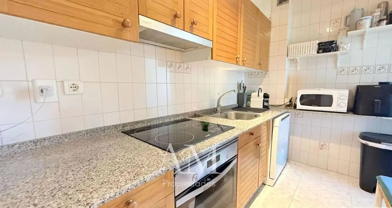 Cuina de Dúplex en venda en Nigrán amb Terrassa, Traster i Moblat