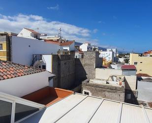 Vista exterior de Edifici en venda en Puerto de la Cruz