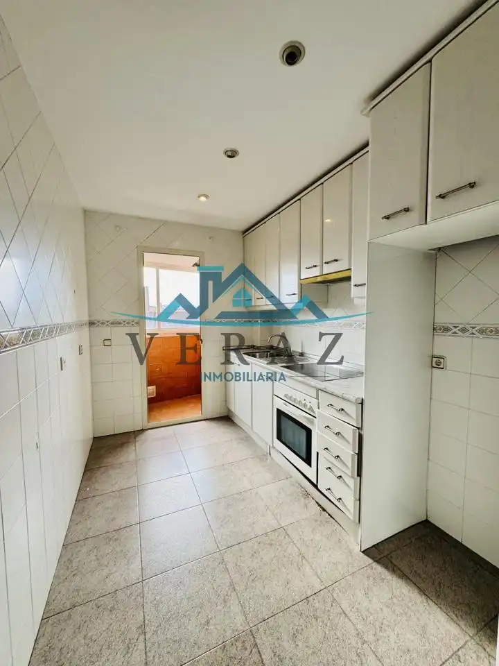Küche von Wohnung zum Verkauf in Talavera de la Reina mit Parkett und Terrasse