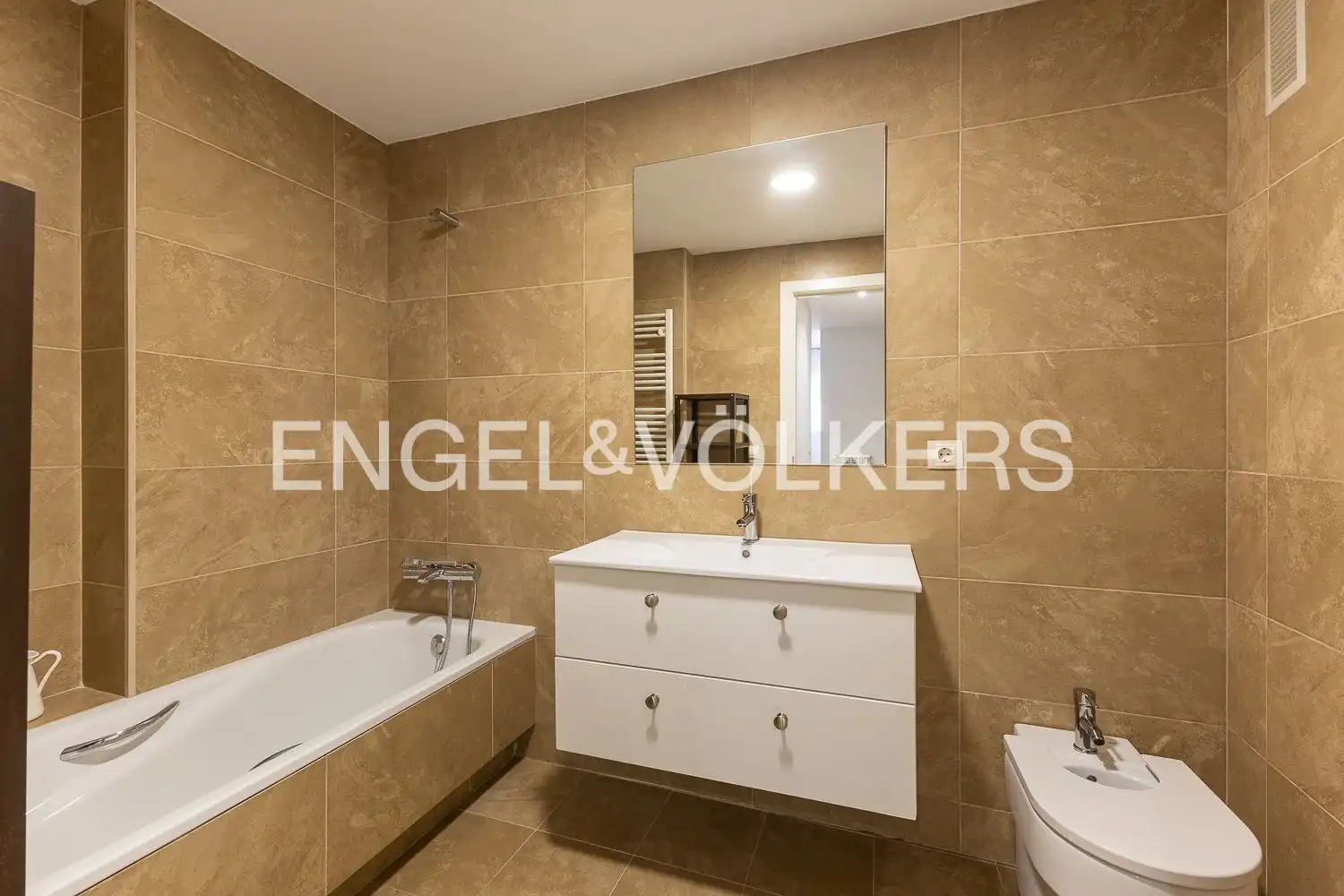 Badezimmer von Wohnung zur Miete in Extramurs