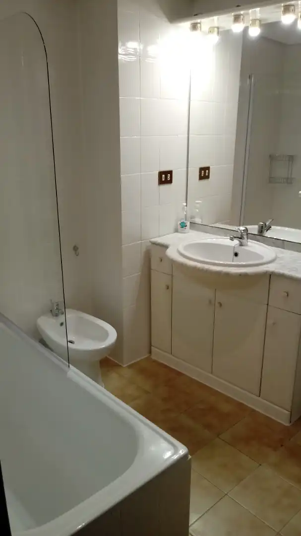 Baño de Piso en venta en Castellón de la Plana / Castelló de la Plana con Calefacción, Terraza y Amueblado