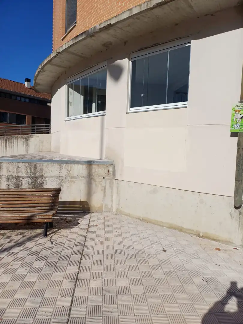 Vista exterior de Pis en venda en Aranguren, Navarra
