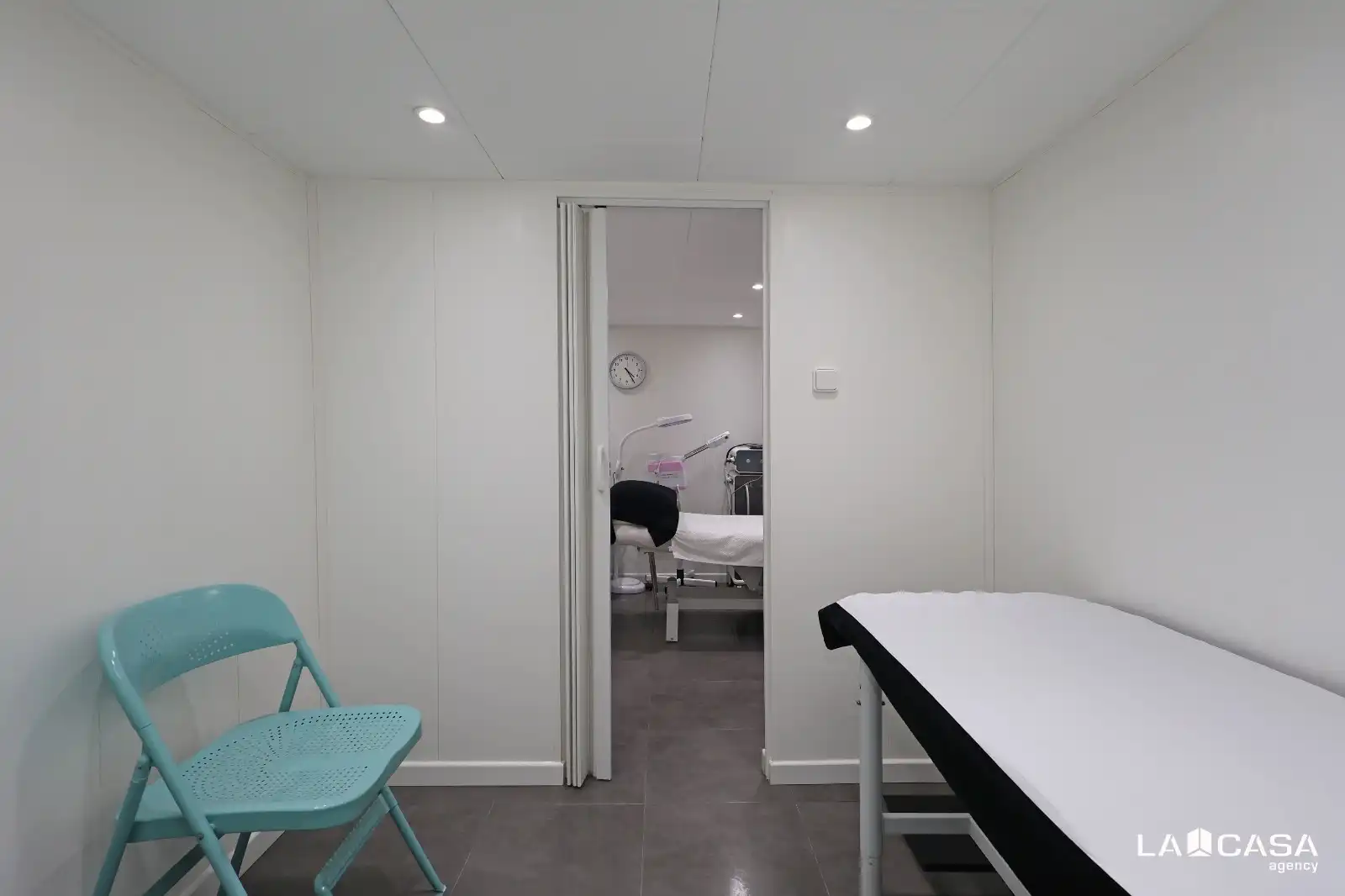 Business premises for transfer in Carrer de Blai, imagen 38