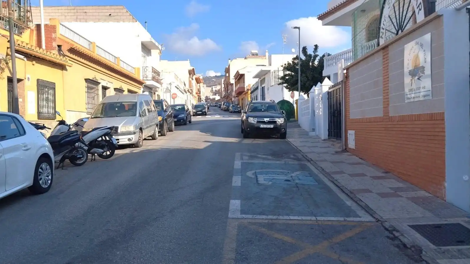 Vista exterior de Casa o xalet en venda en Motril amb Terrassa