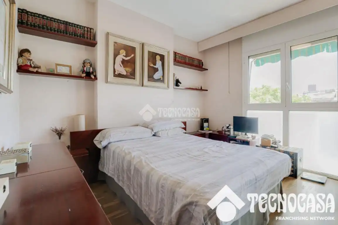 Habitación de Piso en venta en Barcelona con Aire acondicionado, Calefacción y Balcón