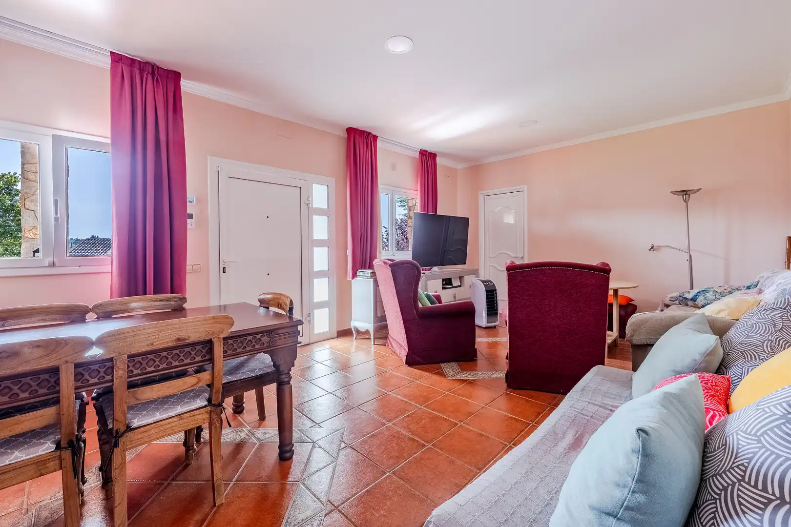 Sala de estar de Casa o chalet en venta en Badalona con Aire acondicionado, Calefacción y Jardín privado